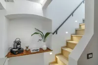 In the heart of the old town in Torri del Benaco 50 mt from the water.