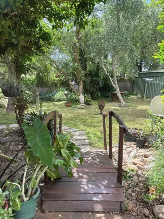 Judi’s home away from home Отели рядом с достопримечательностью «Douglas Street Pre-School»