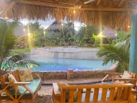 Chalet Tropical Hotel & Pool Bar Restaurant โรงแรมในลาส กาเลราส