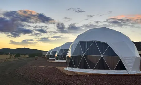 Grand Canyon Glamping Resort Отели в г. Мидвью