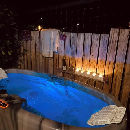 Wine Country Home w/ Hot Tub & Views | Vino Villa