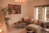 AP2 – 2-Bedroom Apartment with Terrace near Charleroi Airport Hotel di Ransart