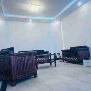 Please enjoy American designed house in Ethiopia, with comfort, safety and goods Others