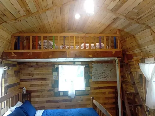 "Laurentius" cozy one room cabin on a Koi Pond