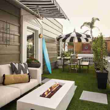 Entire Home in Manhattan Beach Others