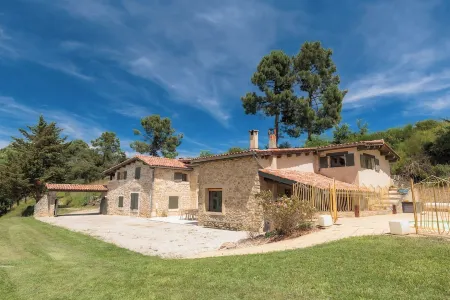 Farm stay in France with Pool, Tennis, Padel and City (football, basketball,..