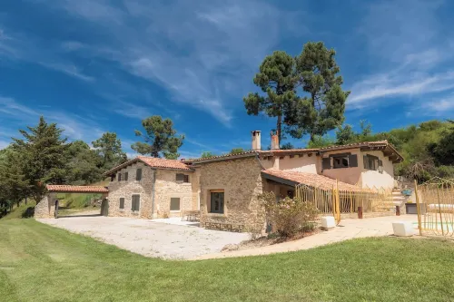 Farm stay in France with Pool, Tennis, Padel and City (football, basketball,..