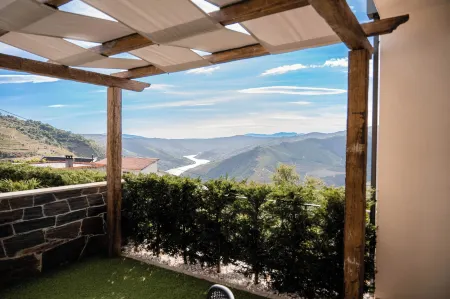 Socalcos do Douro House Отели в г. Валонгу-душ-Азейтеш