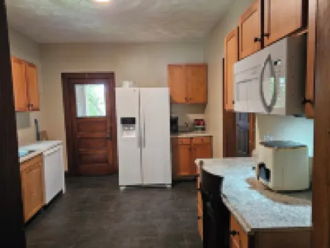 Charming Historic Steubenville 5-bedroom home Hotels in Steubenville