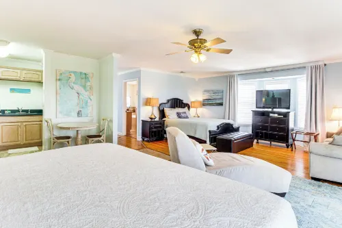 Spacious Tybee Island Retreat w/ Private Pool - 3 stjerner