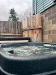 Blue Heron Cottage with Game Room, Deck and Hot Tub! - Villa