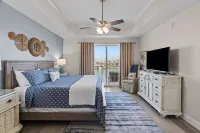 Newly Remodeled Waterfront Retreat~Amazing Views~Steps to the Beach