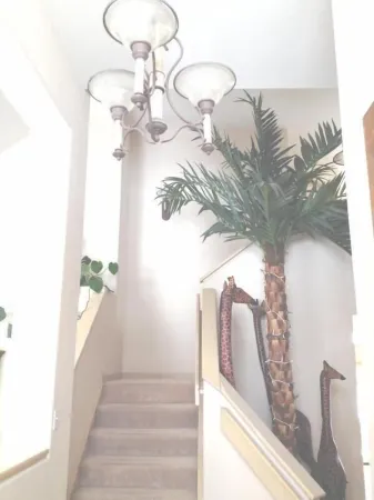 VIEWS-LUXURY--REDROCKS CONCERTS--SKI-CASINOS-HOUSE ON SIDE MNT - GREAT VIEWS Отели рядом с достопримечательностью «Boettcher Mansion»