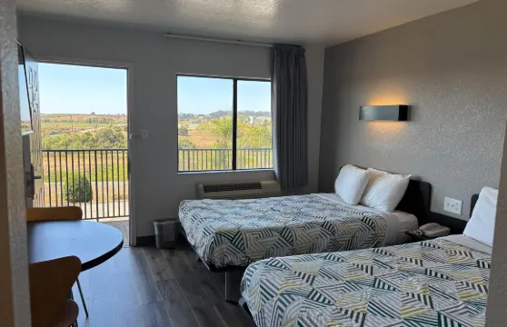 沃森維爾6號汽車旅館 - 蒙特利區