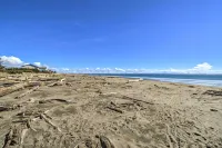 Ocean Shores Retreat w/ Porch & Canal Views! - Pet friendly