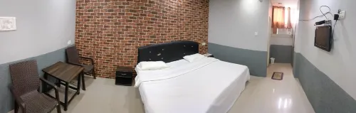 Hotel Dcm Residency - parking