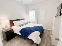 King bed Crystal Lake Mchenry Cary Cozy - 3-Star