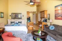Hanalei Hideaway-Oceanfront, Mtn & Waterfall Views, Top Floor, No Stairs