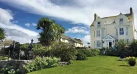 Sea views just yards from restaurants, pubs & shops. Sleeps 16-18, 8 x en-suite. Hotels near St Nectan's Waterfall