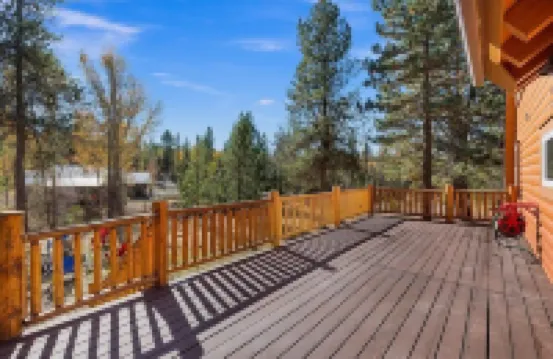 Log cabin with game room by skiing & lake