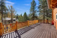 Log cabin with game room by skiing & lake