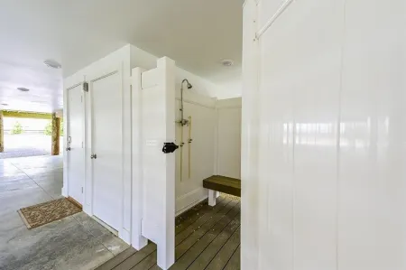 Luxurious & Comfy ~ 1 Block to Beach ~ ♛Royal Beds