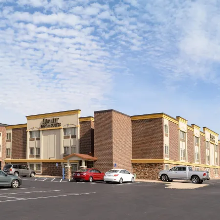 Quality Inn & Suites Ames Conference Center Near Isu Campus