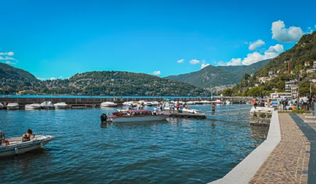 One & Only Lake View Apartment in Central Como