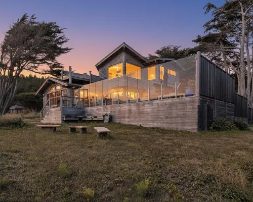Dew Point Retreat, by Vinifera Homes Hotels in Gualala