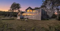 Dew Point Retreat, by Vinifera Homes