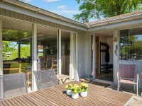 6 person holiday home in Glesborg-By Traum - Kylpyammeita