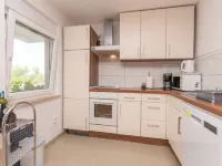 Apartments Lilly - Two Bedroom Apartment with Terrace and Sea View - Wifi
