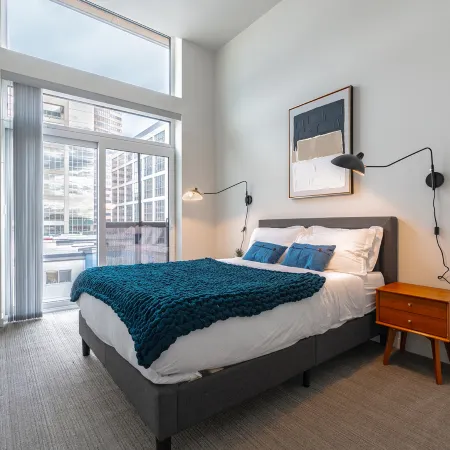 1BR + Den | Gym, Rooftop  | Bellevue | Sophari C