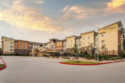 Residence Inn Houston City Place Các khách sạn gần Hurricane Harbor Splashtown