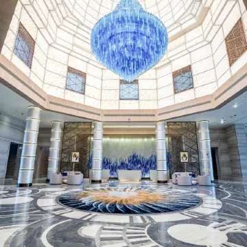 Rixos Marina Abu Dhabi Отели рядом с достопримечательностью «Двор Bateen Dhow»