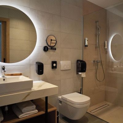 Deluxe Double or Twin Room Hotel Diplomat Promo Code