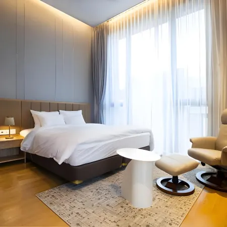 Jeonju Tourist Hotel Kkotsim Отели рядом с достопримечательностью «Музей королевских портретов»