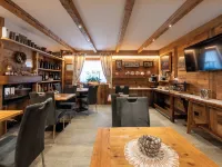 L'Abri des Amis Hotels near Pra Neyron