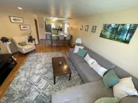 Clean and Bright Cottage, 3 Bedroom with Game Room and Laundry! Hotels in Myrtletown