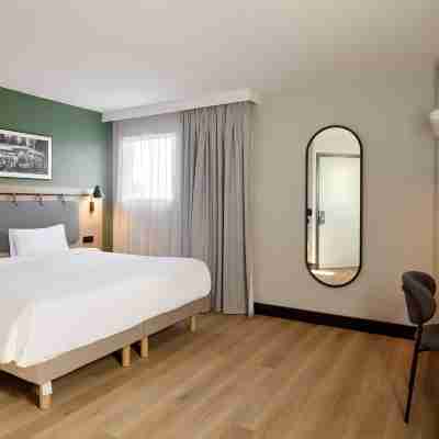 Hotel - Restaurant Campanile Paris Ouest- Nanterre- La Défense Rooms