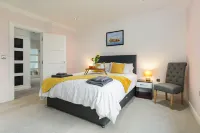 Plas Gwyn - Large Cottage Walk to Beach - Pet friendly
