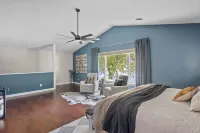 The LeClaire Driftwood Retreat on the Mississippi River!