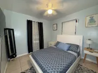 Charming house in terrific North Miami Beach with AC, WiFi Hotels in North Miami Beach