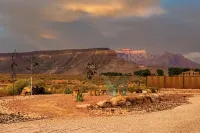 Beautiful Secluded Casita Close to Zion Pool Fire Pit Patio, This Is YOUR Place! Hotels in Virgin