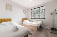 Bright & Central 2BR Flat