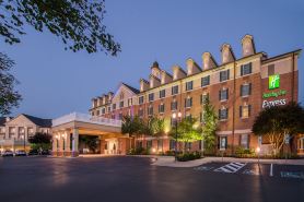 홀리데이 인 익스프레스 스테이트 칼리지 앳 윌리엄스버그 스퀘어 바이 IHG