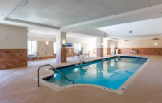 Holiday Inn & Suites LAKE CITY by IHG - parking