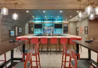 Holiday Inn YUMA by IHG - bar