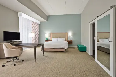 햄프턴 인 & 스위트 노스 헌팅던-어윈 PA 하이드 파크 플라자 주변 호텔