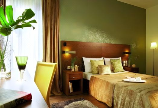 로톤다 호텔 로비의 벽난로